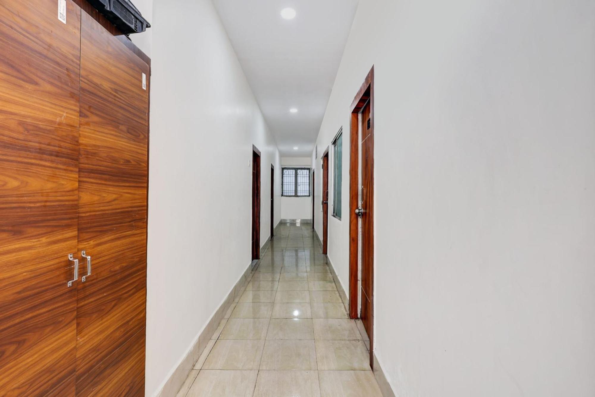 Hotel O Gangothri Lodge Visakhapatnam Exterior photo