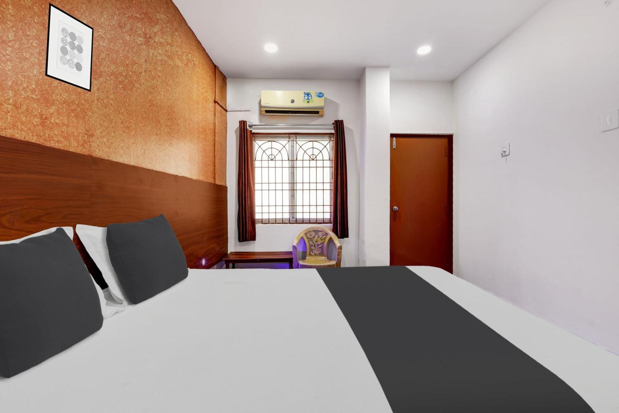 Hotel O Gangothri Lodge Visakhapatnam Exterior photo