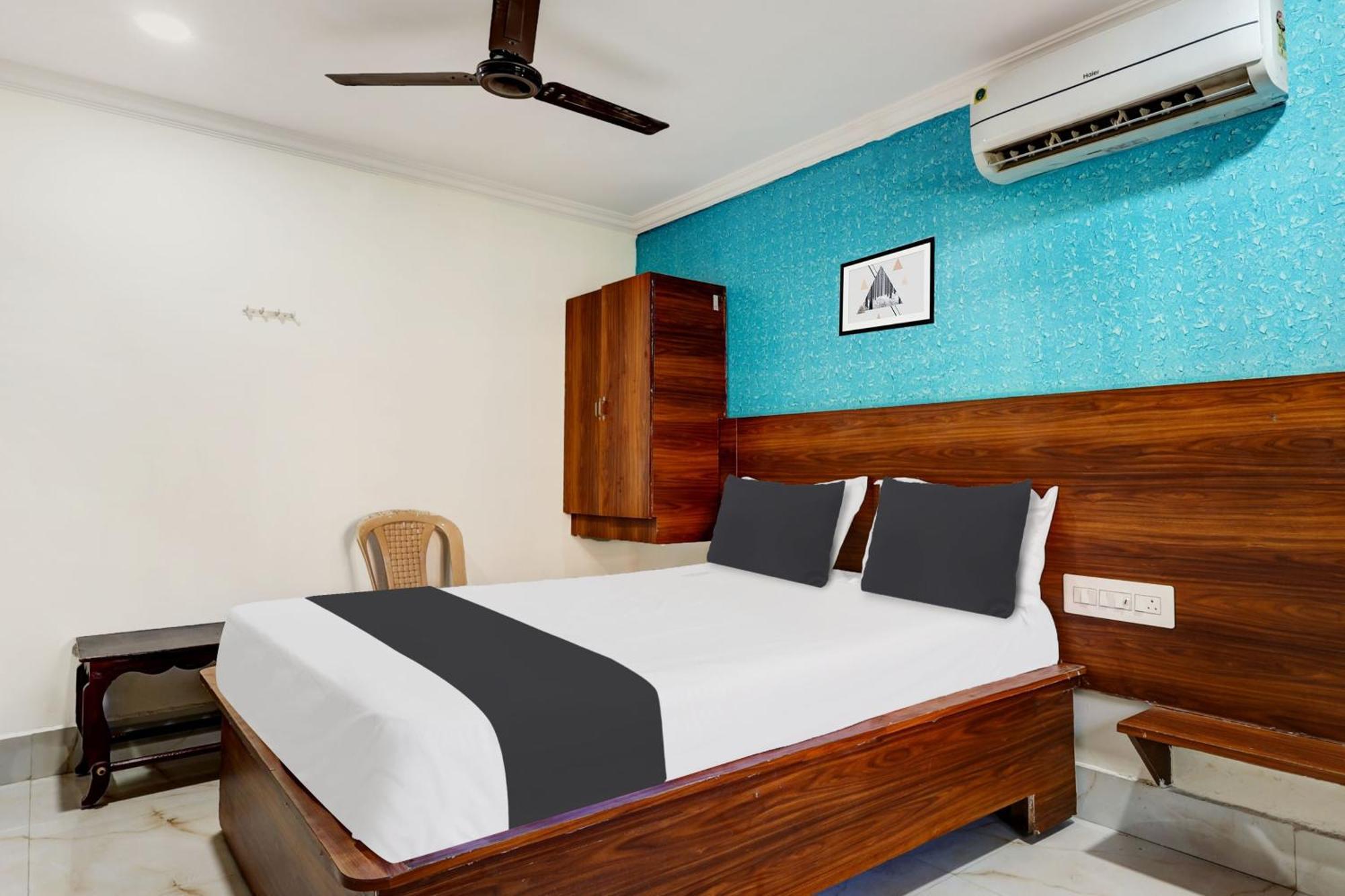 Hotel O Gangothri Lodge Visakhapatnam Exterior photo